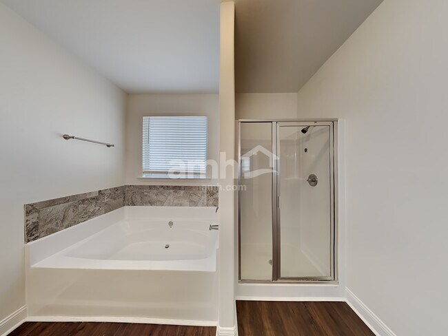 Building Photo - 1109 Abundance Dr