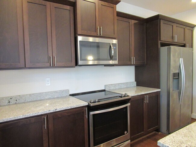 Building Photo - One level 2 bedroom, 2 bathroom home in North Bend