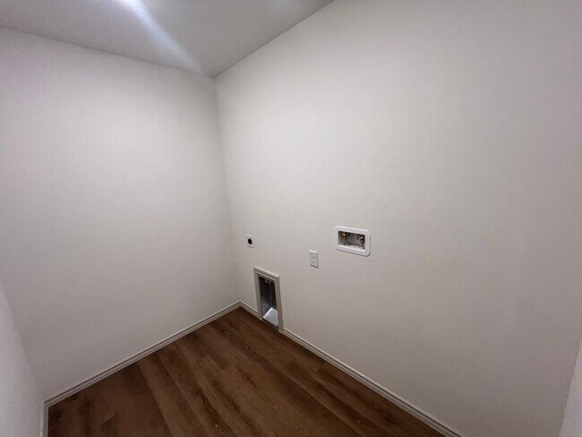 Building Photo - Welcome to Vander Ranch!
