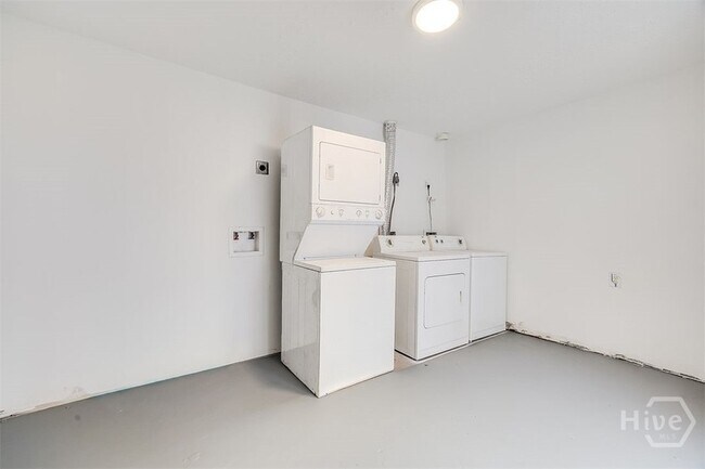 Building Photo - 508 E Liberty