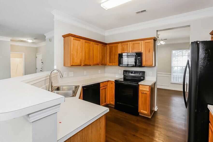 Building Photo - 4010 Saphire Ln