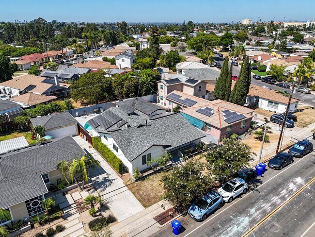 Building Photo - 4946-4948 63rd Street