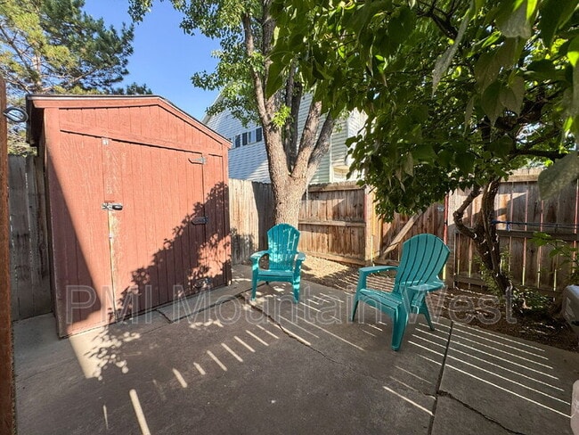 Building Photo - 446 E Parkside Cir