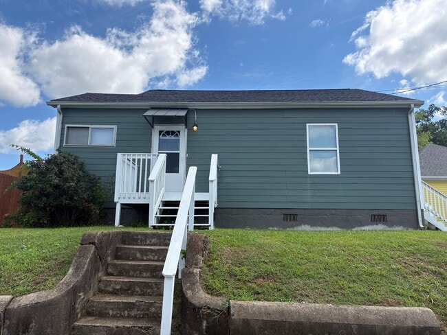 Primary Photo - Two Bedroom Cottage!