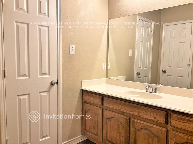Building Photo - 2730 Beacon Hill Dr