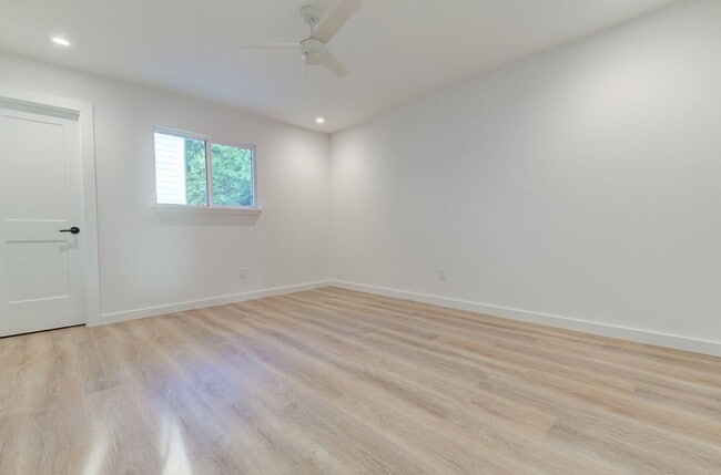 Building Photo - STUNNING Recently Remodeled in ZILKER 1bed...