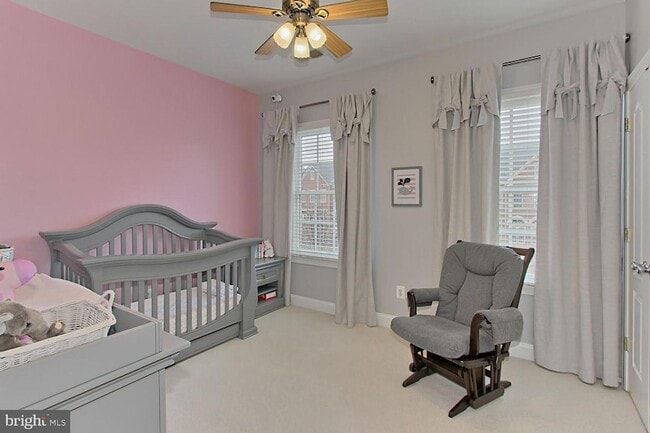 Building Photo - 5238 Bessley Pl