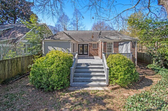Building Photo - 2 Bedroom in Intown Atlanta