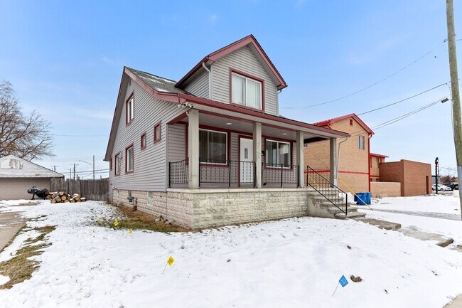 Building Photo - 7645 Fisher Ave