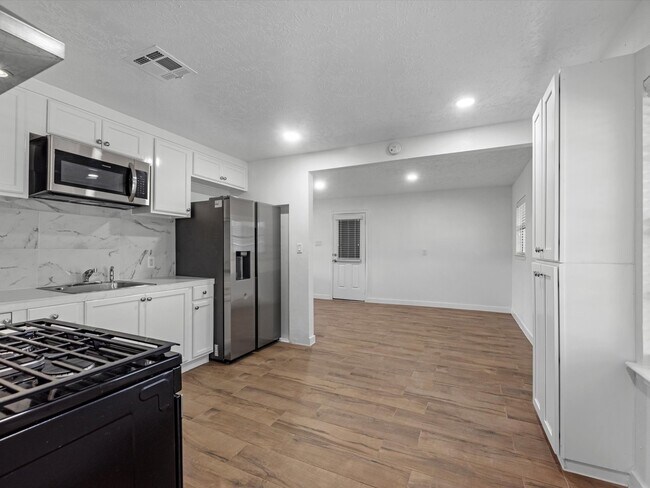 Building Photo - 12922 McNair St