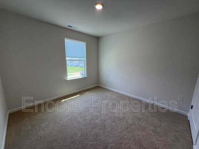 Building Photo - 50 Sweet Mdw Rd