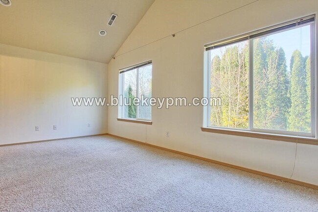 Building Photo - 3807 NW Fletcher Ct