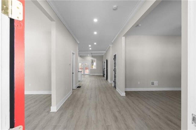 Building Photo - 1331 Diamond Ave SE