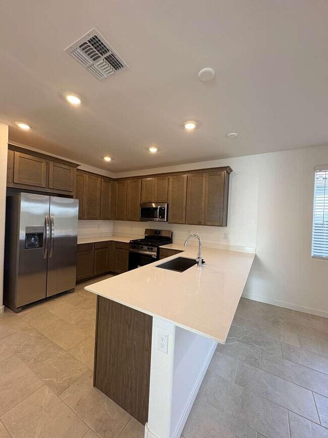 Building Photo - 4738 E Kenneth Ln