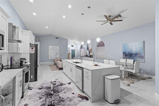 Building Photo - 6952 NW 27th Ct