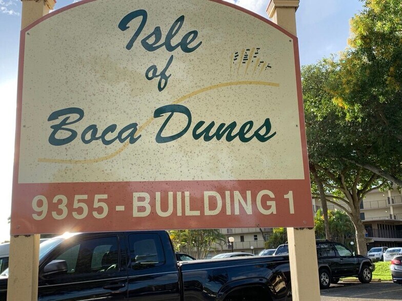 Building Photo - 9355 SW 8th St