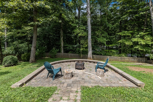 Building Photo - 5516 Oakside Dr