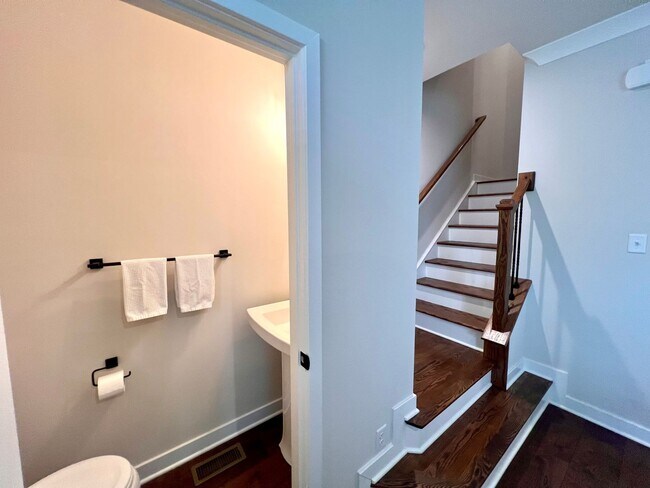 Building Photo - Canonsburg - 3 Bedroom 2.5 Bathroom Townhome For Rent