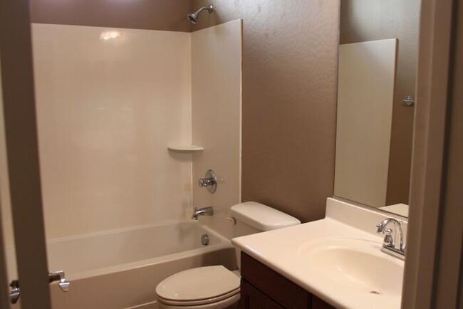 Building Photo - Great Gilbert Location!