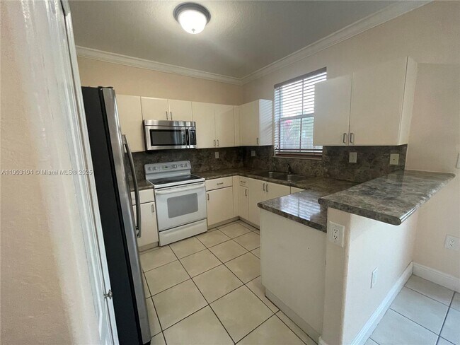 Building Photo - 15191 SW 23rd Ln