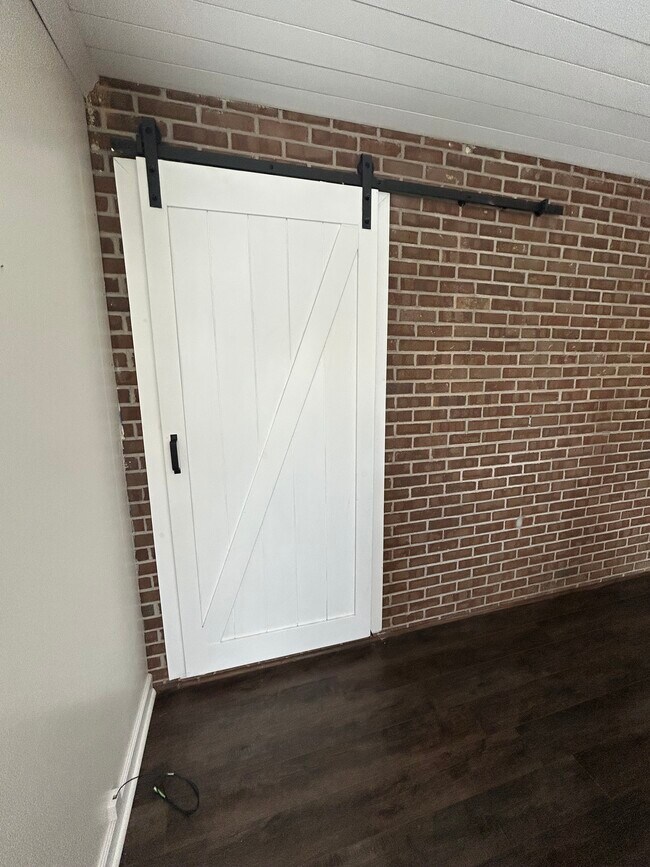 Building Photo - 413 McCarty Hollow Rd