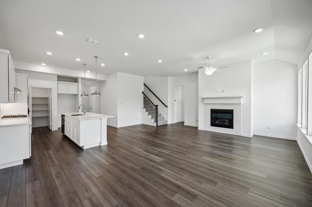 Building Photo - 3513 Sunflower St