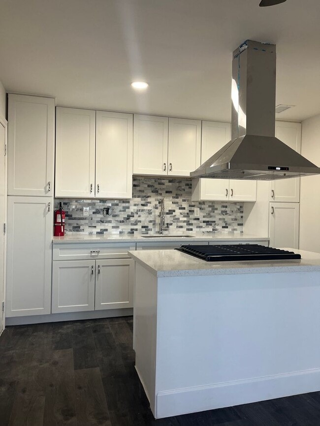 Building Photo - 004