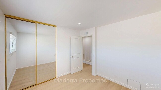 Building Photo - 17755 La Rosa Ln