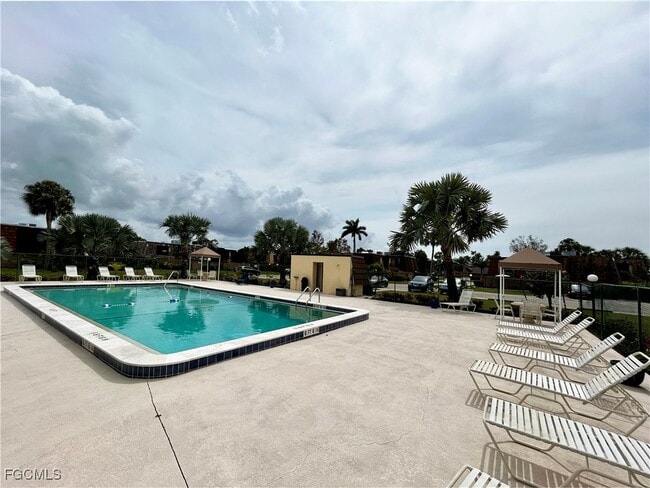 Building Photo - 1607 Park Meadows Dr