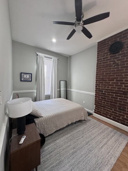 Spacious and Comfortable Room - 2329 W Grace St