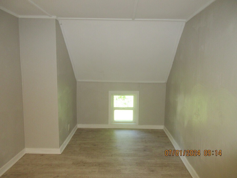 Building Photo - 202 W 3rd St