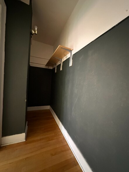 Building Photo - 440 N Park Ave