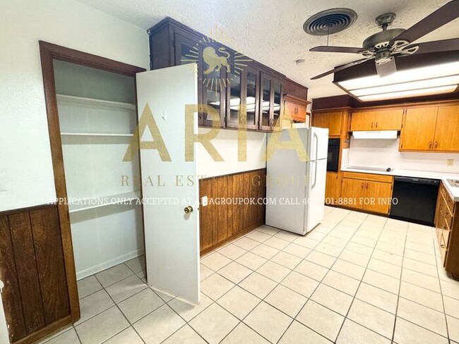 Building Photo - 4 Bed/1.5 Bath Single Family Home Availabl...