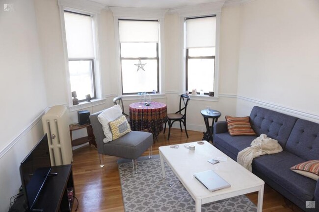Building Photo - 3 bedroom in Allston MA 02134