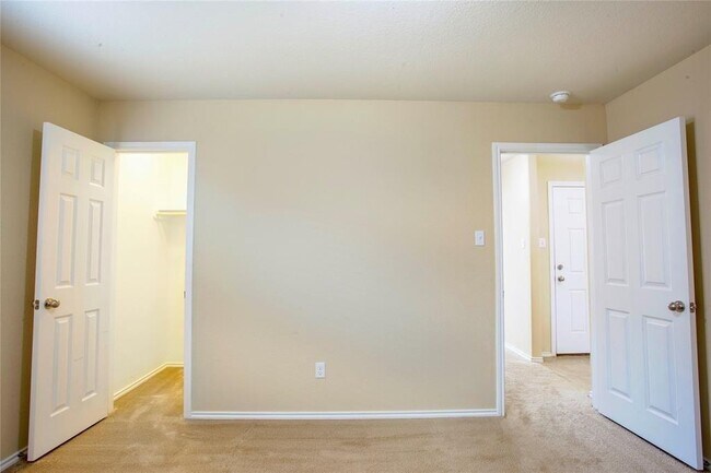 Building Photo - 5716 Hopkins Dr