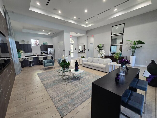 Building Photo - 2705 SE 15th St