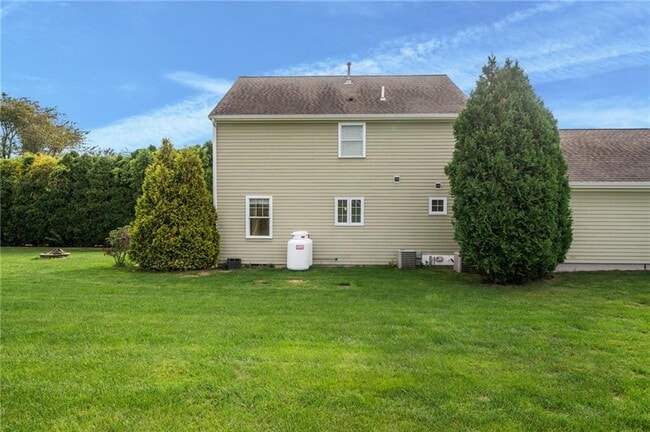 Building Photo - 20 Vanderbilt Ln