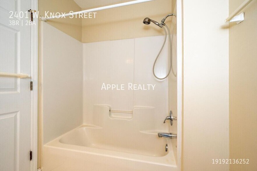 Building Photo - 2401 W Knox St