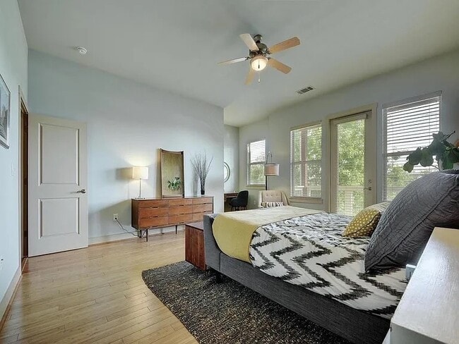 Building Photo - 2520 Bluebonnet Ln