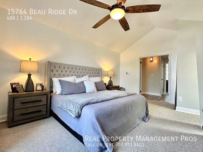 Building Photo - 15764 Beau Ridge Dr