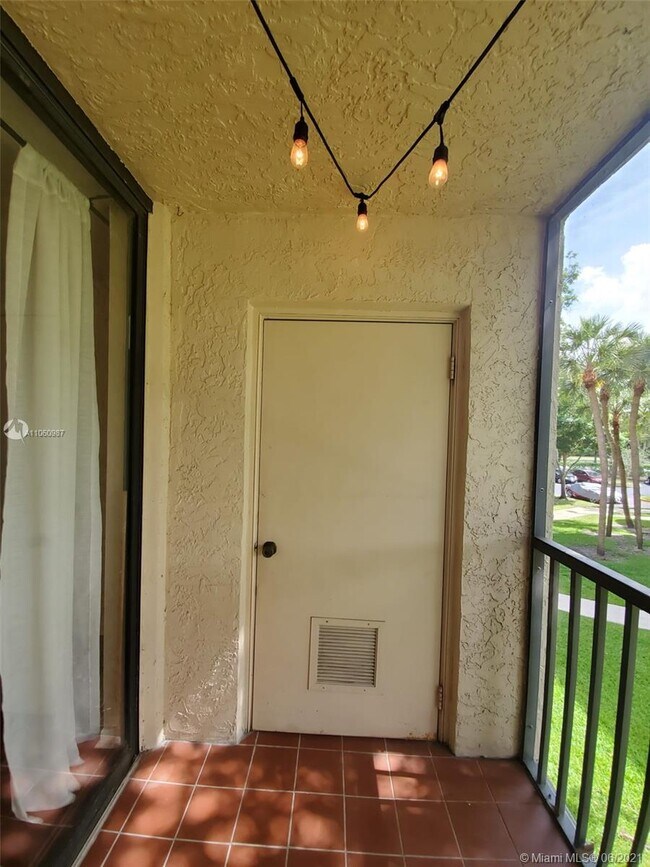 Building Photo - 10451 W Broward Blvd