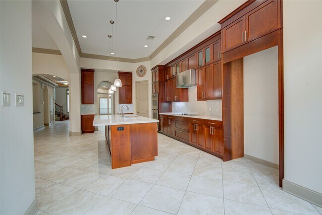 Building Photo - 5346 Val Verde St