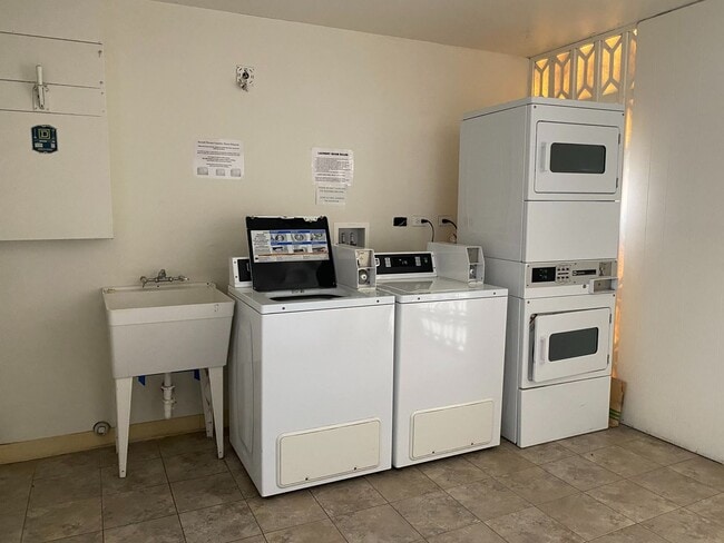 Building Photo - RYCROFT TERRACE- 1 Bed, 1 Bath, 1 Parking ...