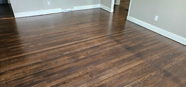 Building Photo - COMING SOON!! Available Soon in SF KCMO