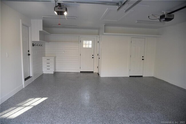 Building Photo - 32 Deer Hill Rd