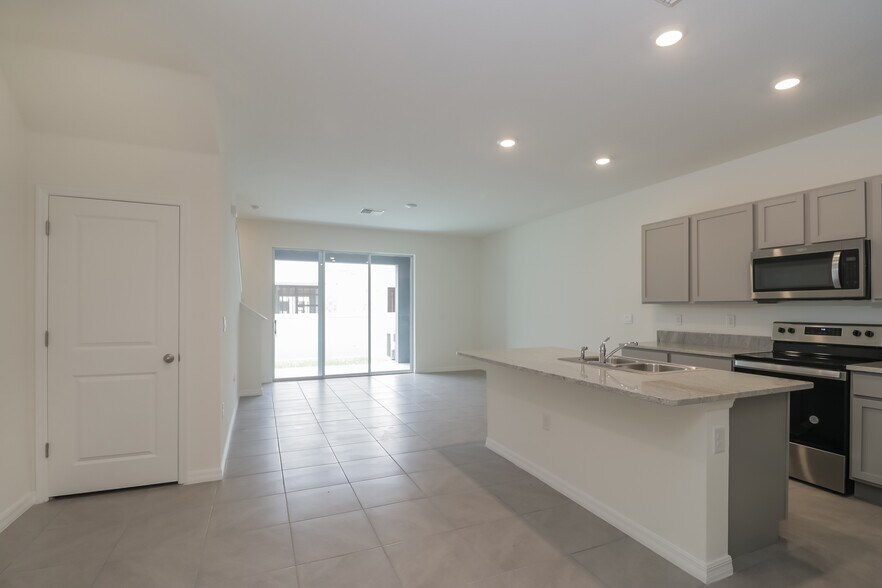 Building Photo - 2894 Peony Pr Ln