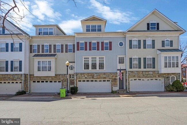 Building Photo - 5114 Vos Ln