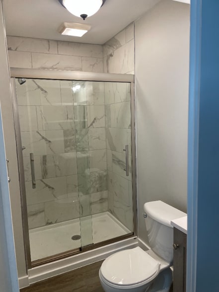 Building Photo - 744 E Main St