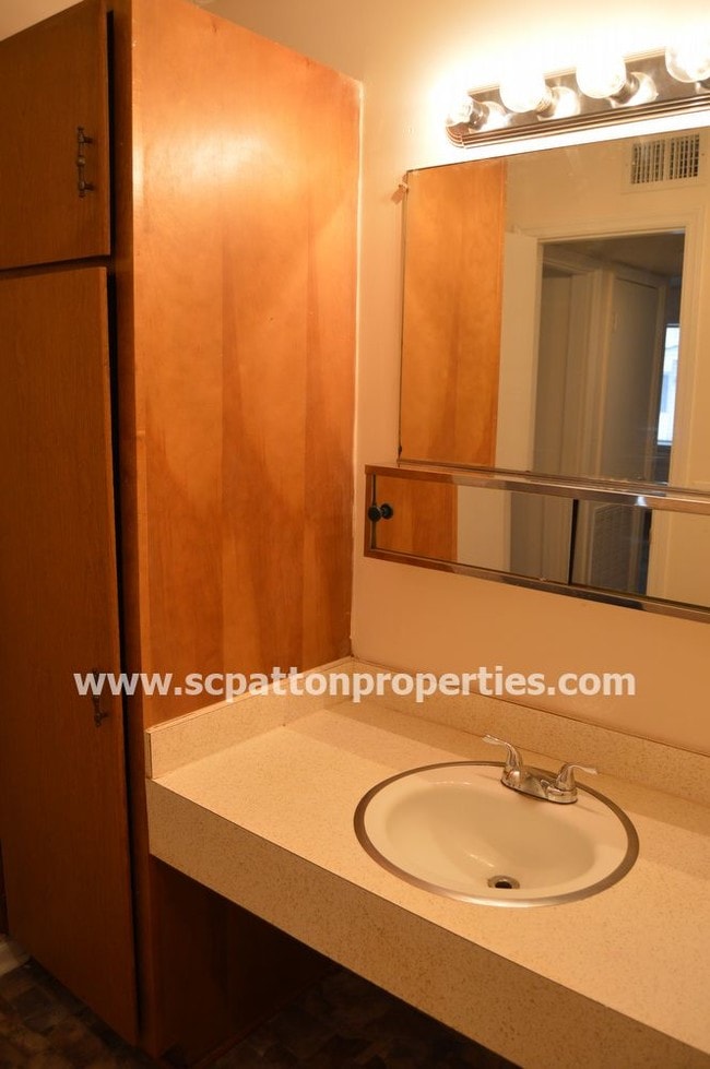 Building Photo - Lyngate Apartment