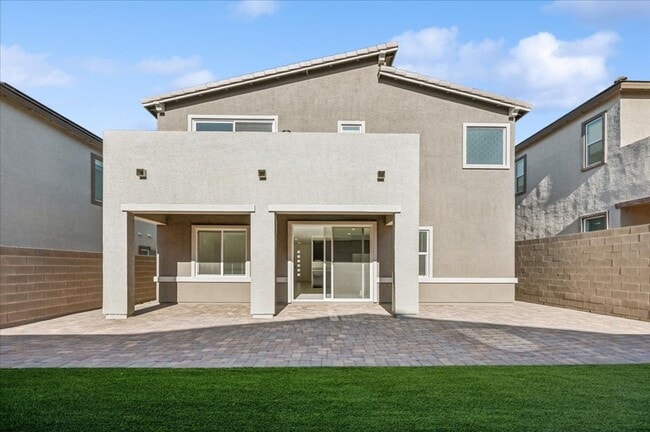 Building Photo - Beautiful New Home in Black Mountain Planned Community
